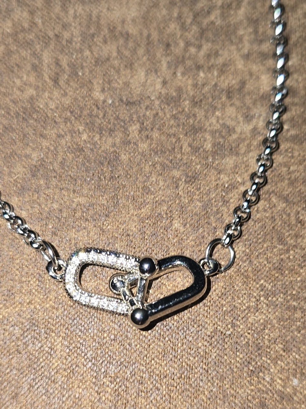 NEW 18k White Gold Plated Interlocking U-Link Hardware Necklace Non-Tarnish